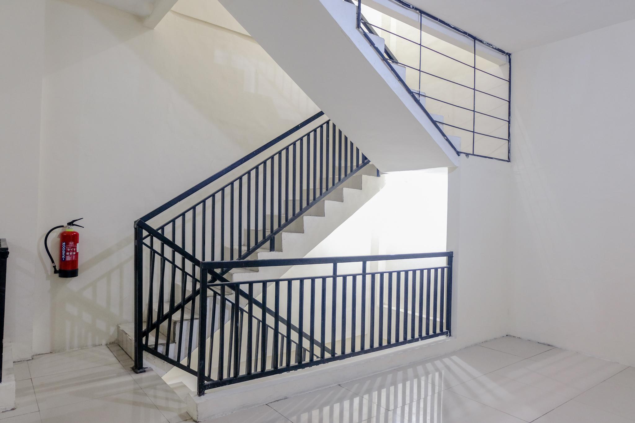 Reddoorz Near Flyover Arjosari Маланг Екстериор снимка