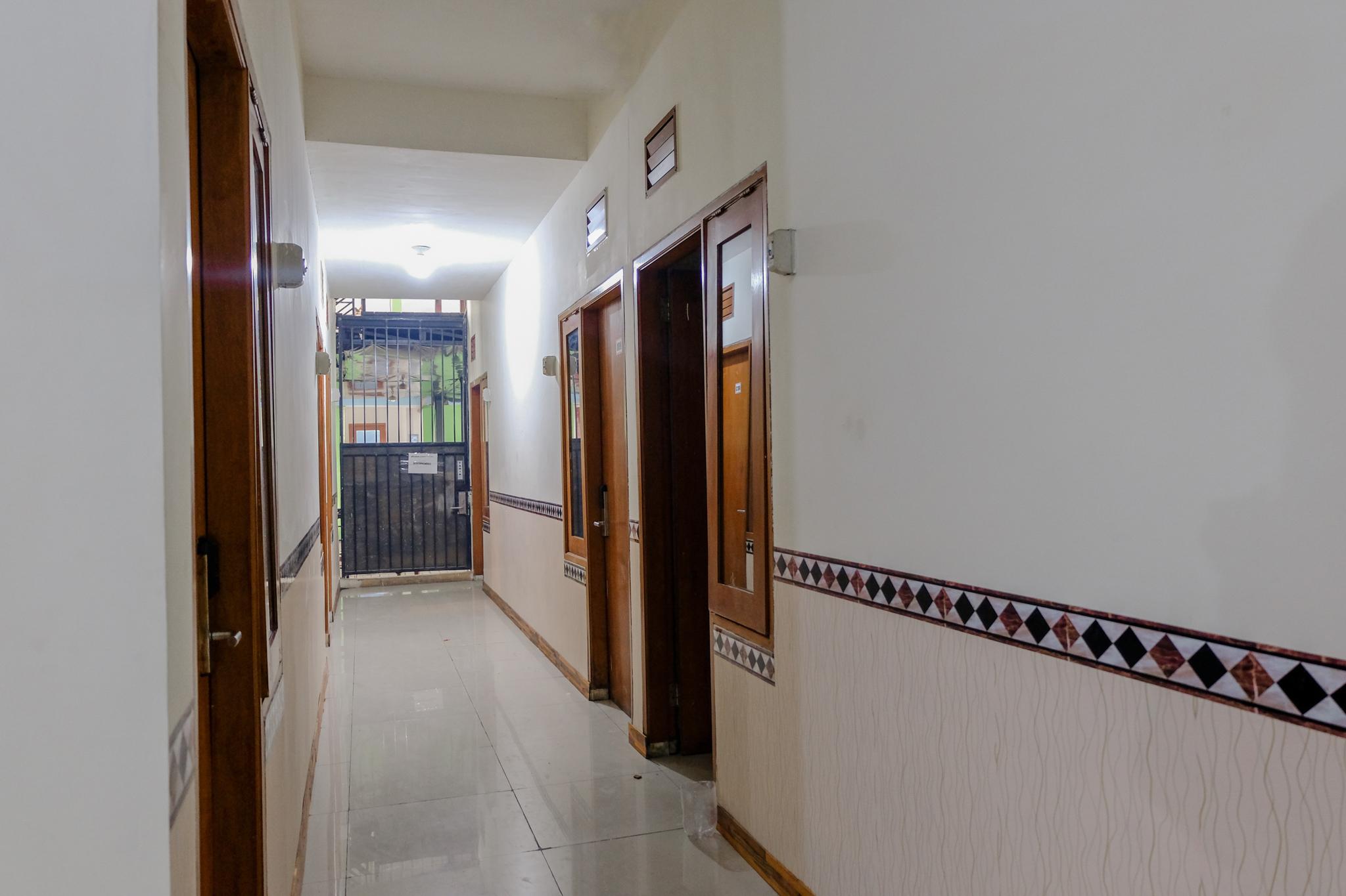 Reddoorz Near Flyover Arjosari Маланг Екстериор снимка