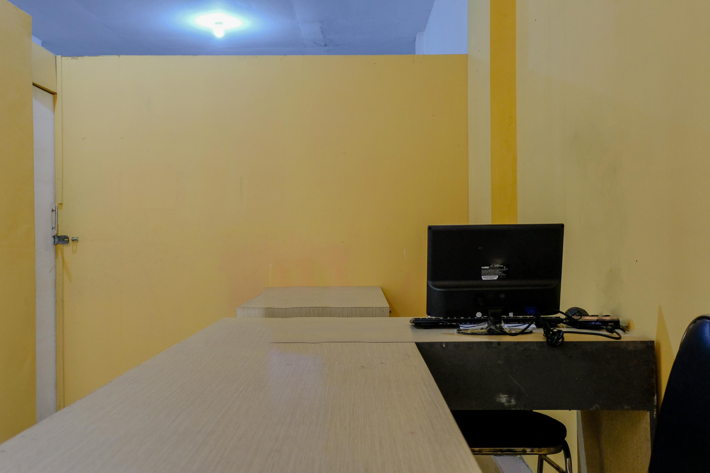 Reddoorz Near Flyover Arjosari Маланг Екстериор снимка