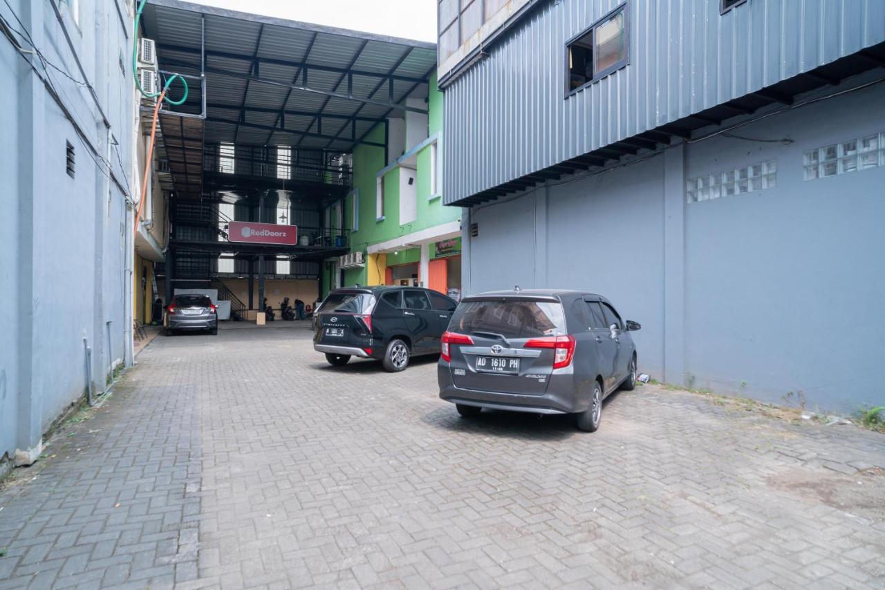 Reddoorz Near Flyover Arjosari Маланг Екстериор снимка