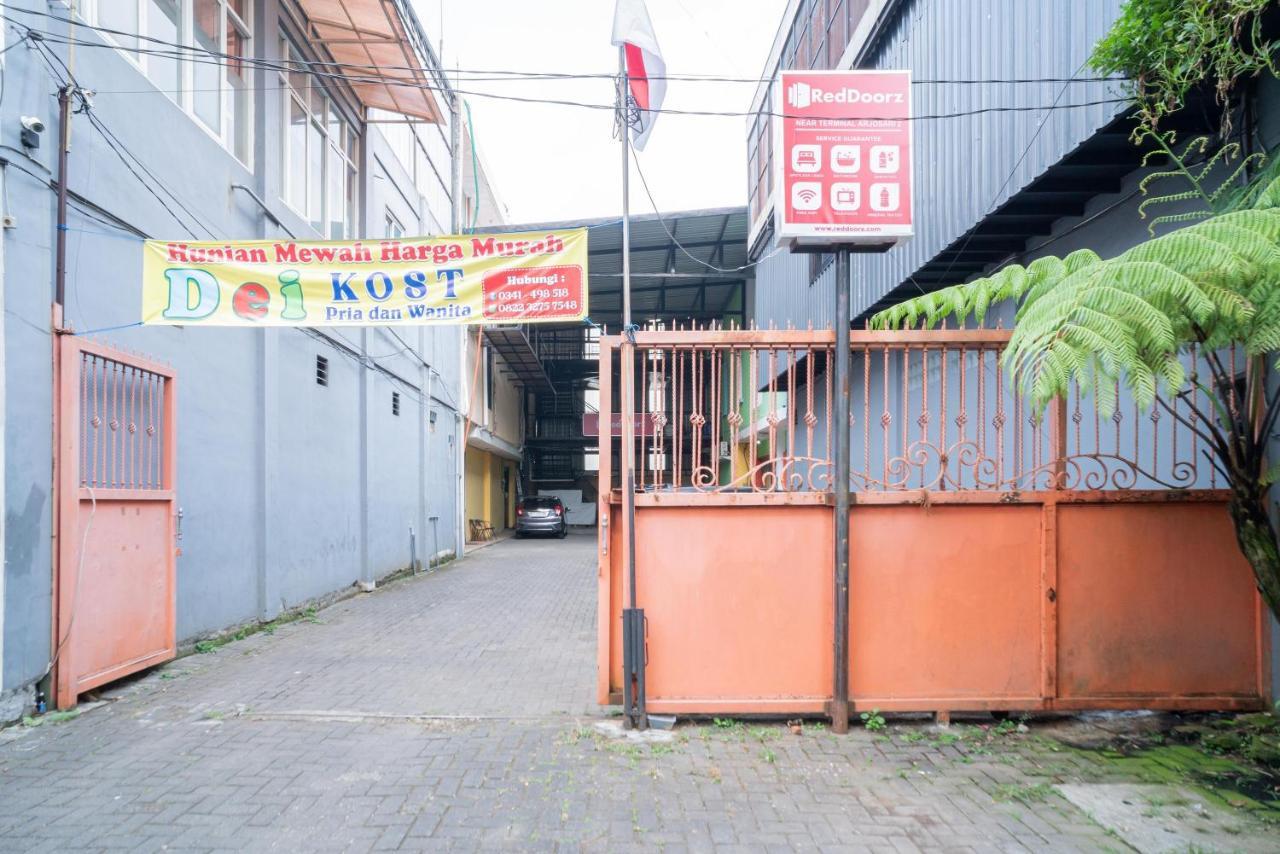 Reddoorz Near Flyover Arjosari Маланг Екстериор снимка