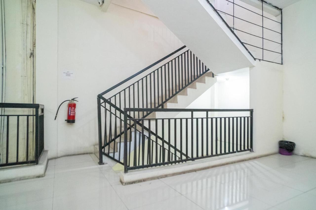 Reddoorz Near Flyover Arjosari Маланг Екстериор снимка